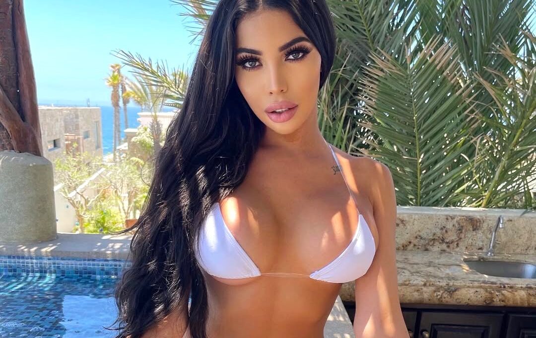 Model Nyla Caselli says she was kicked out of a $4,000-a-night Airbnb in Curaçao after taking bikini selfies, claiming the host wrongly assumed she was filming adult content.