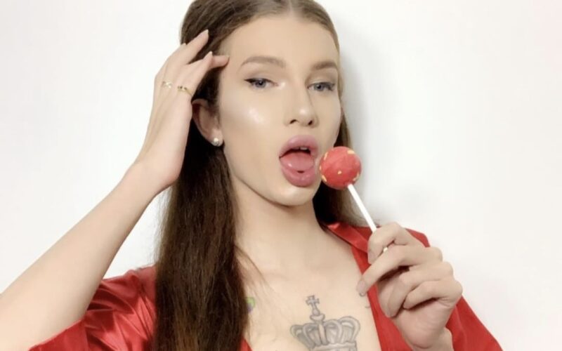 Model Jolene Dawson reveals why married men are obsessed with her - including one who paid £1,500 just to talk. Discover how she handles the attention and cash.