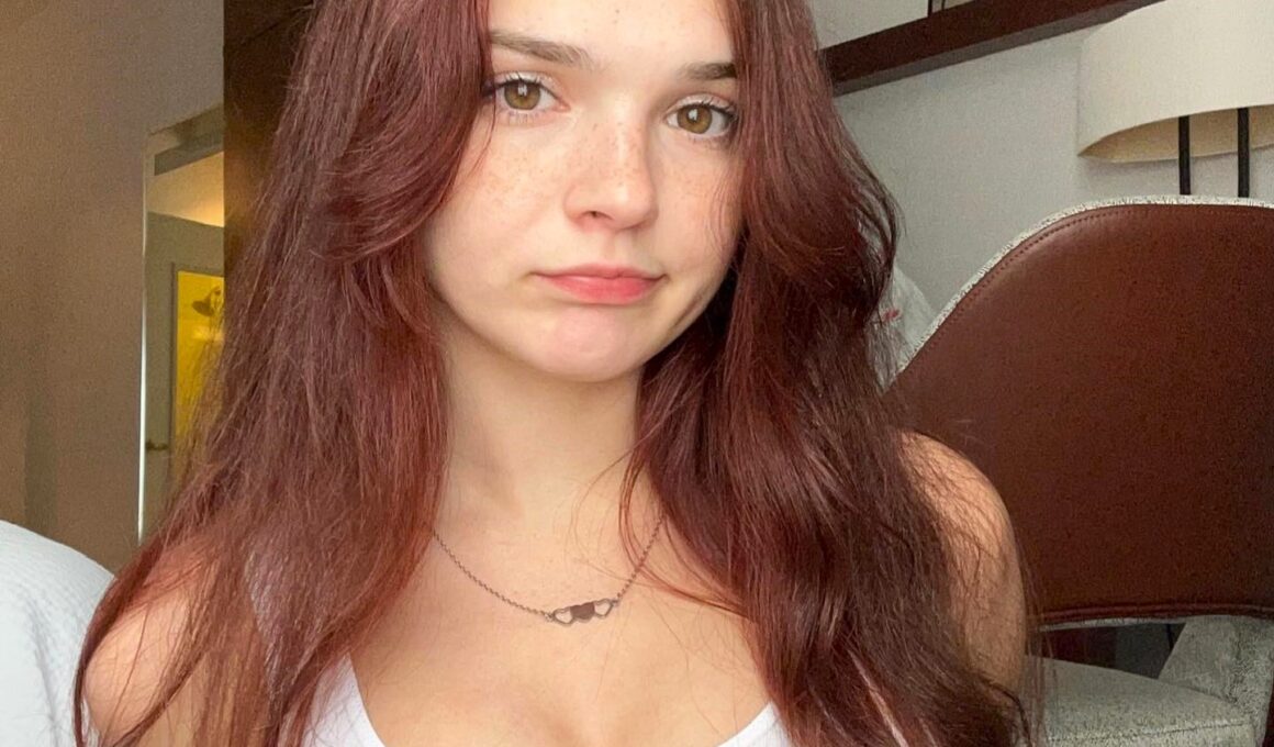 Teen model Summer Iris went from living on food stamps to earning £480000 a year on OnlyFans paying off her mum’s debt buying her a home and planning a Caribbean cruise.