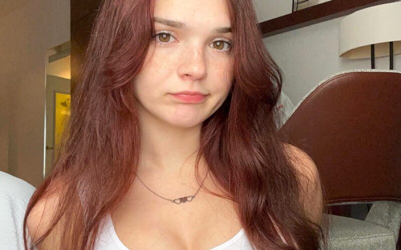 Teen model Summer Iris went from living on food stamps to earning £480000 a year on OnlyFans paying off her mum’s debt buying her a home and planning a Caribbean cruise.