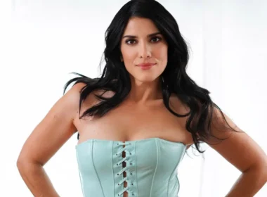 Lizette Reynoso posing for a photo