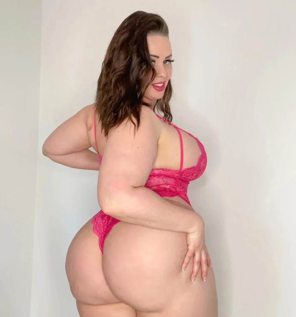 Jesse Switch posing for a photo - NudeNewz