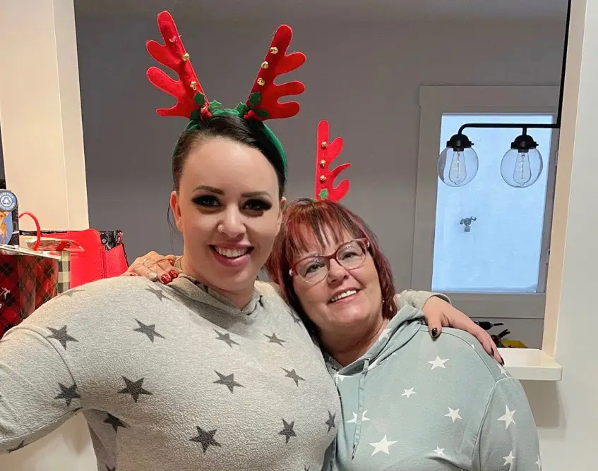 Jesse Switch with her mum Jan - NudeNewz