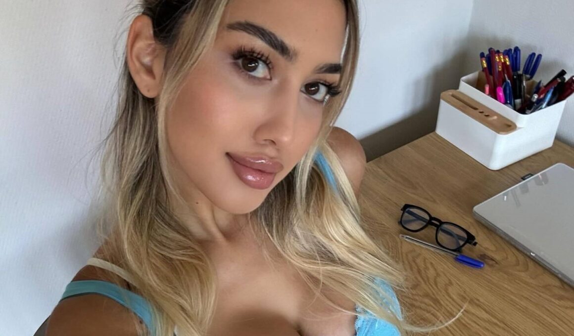 OnlyFans model Selina Amy posing for a photo - NudeNewz