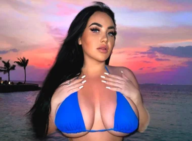 OnlyFans model Amy Sophia posing for a photo - NudeNewz