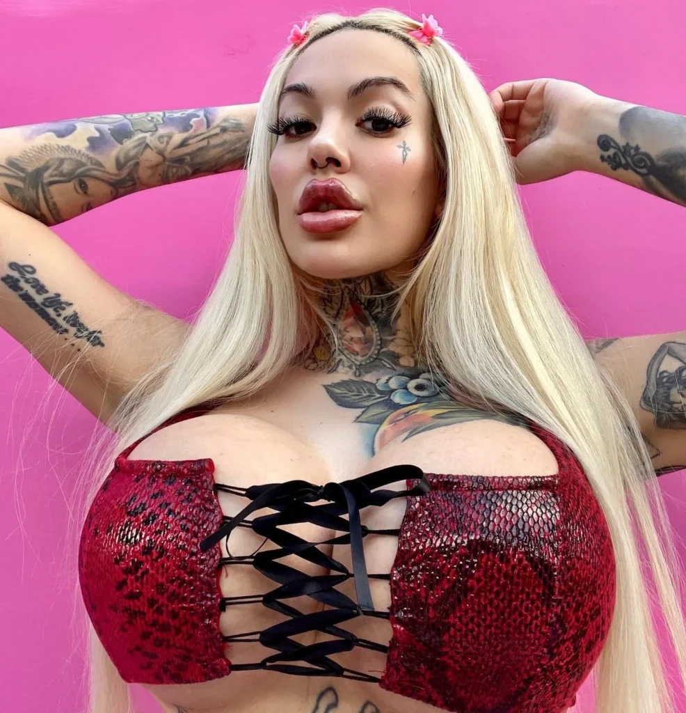 Onlyfans model Jennafer Lee after posing for a photo - NudeNewz