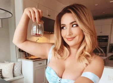 Steph Matto with one of her fart jars - NudeNewz