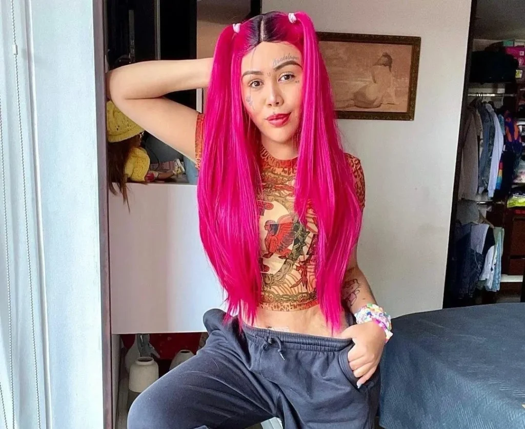 influencer Yina Calderon posing for a photo - NudeNewz