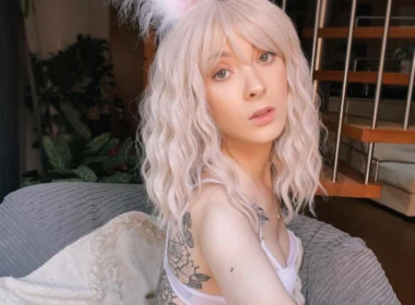 OnlyFans model Jade Vow posing for a photo - NudeNewz