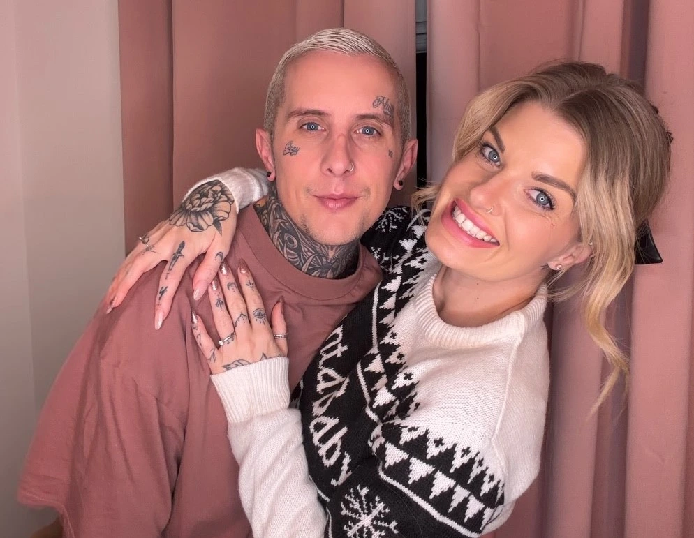 Robyn Quinn with her partner, Tatman - NudeNewz