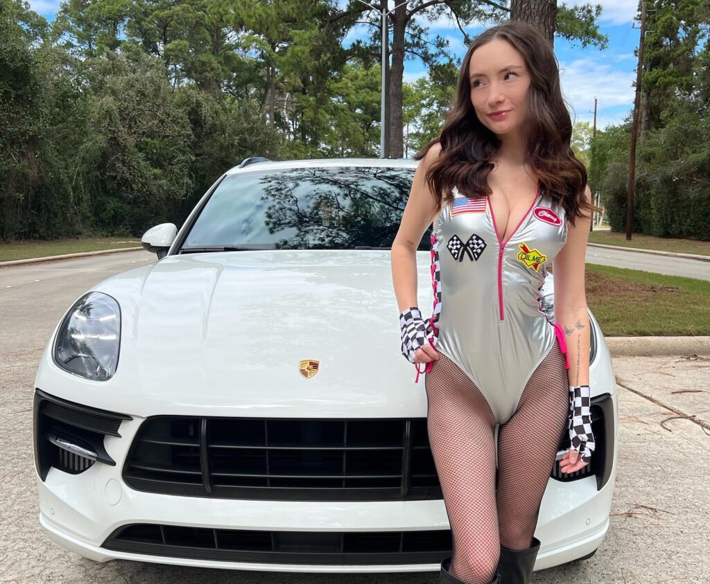 OnlyFans model Cayla Smith posing for a photo - NudeNewz