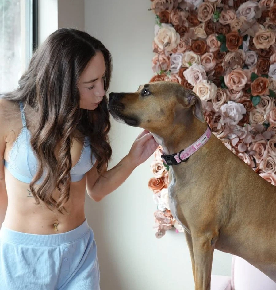 Cayla and her dog - NudeNewz