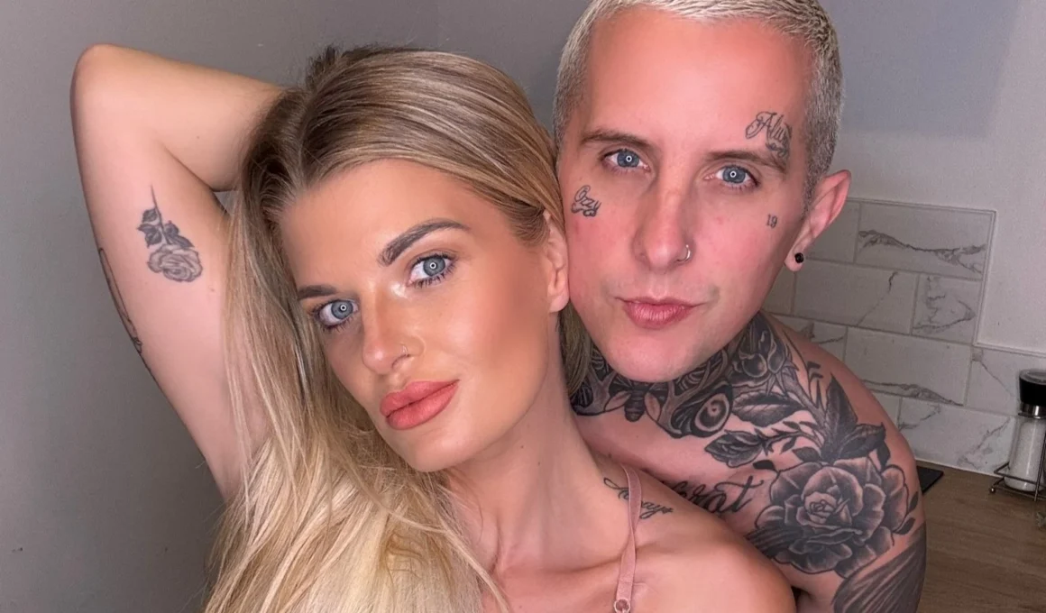 Robyn Quinn with her fiancé - NudeNewz