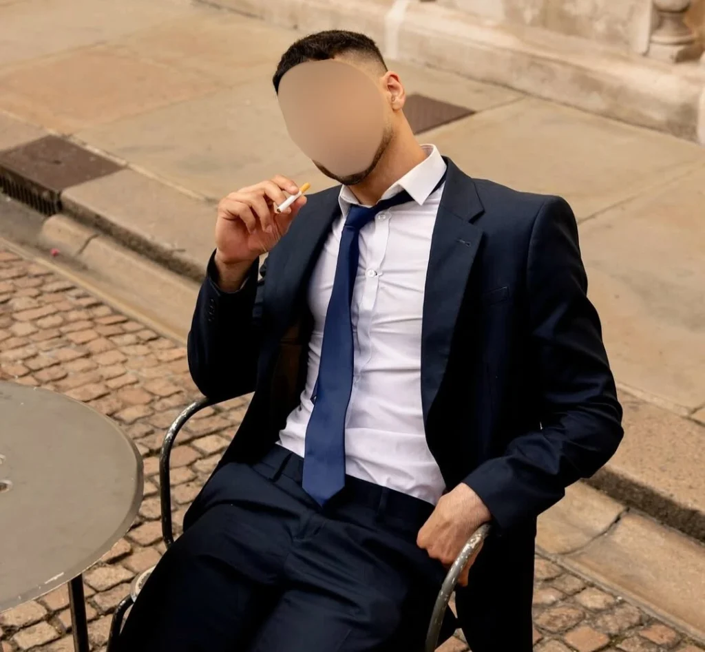 anonymous OnlyFans model posing for a photo - NudeNewz