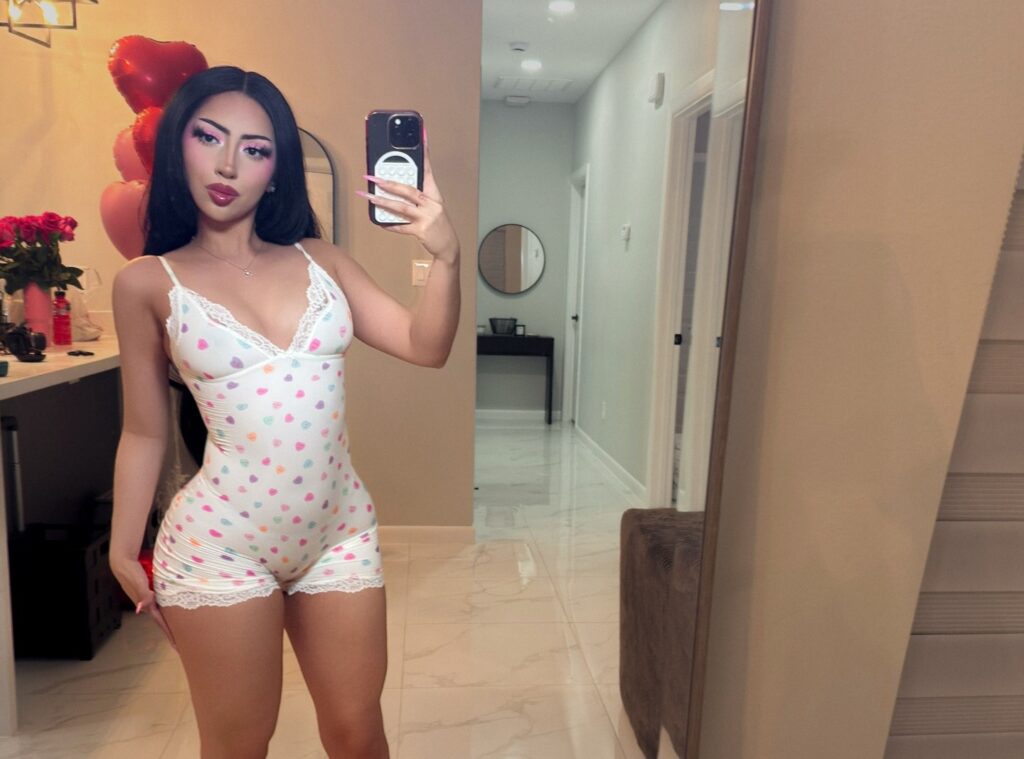 OnlyFans model Latesha Castillo posing for a photo - NudeNewz
