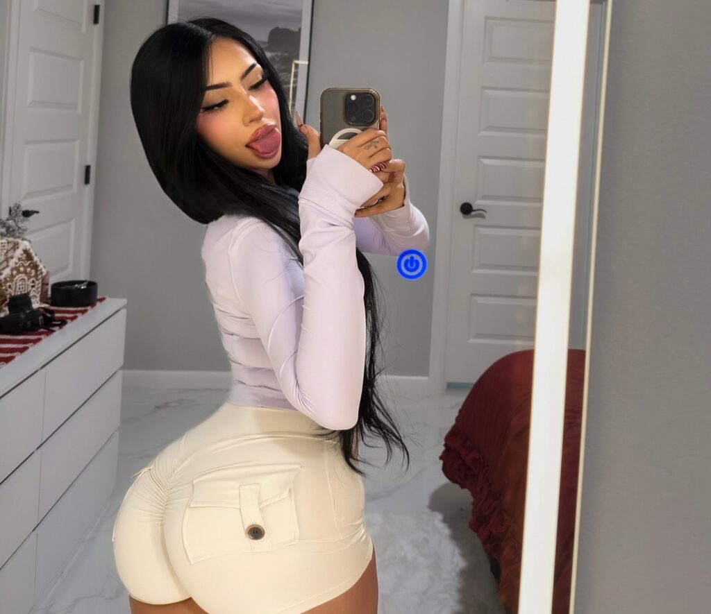 OnlyFans model Latesha Castillo posing for a photo - NudeNewz