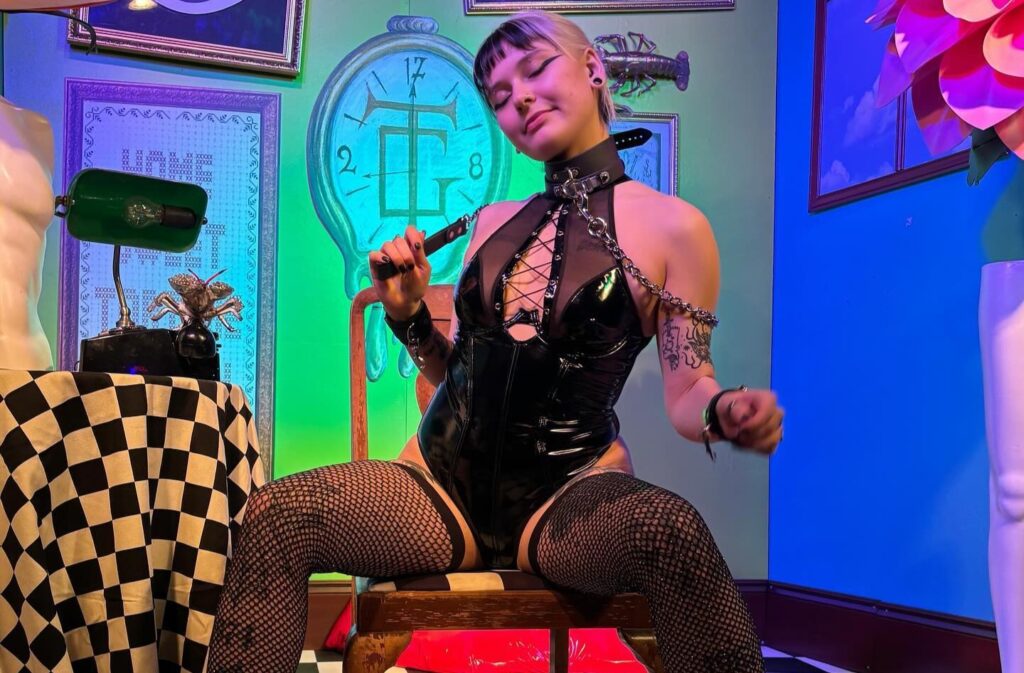 OnlyFans model Serene Sinz posing for a photo - NudeNewz