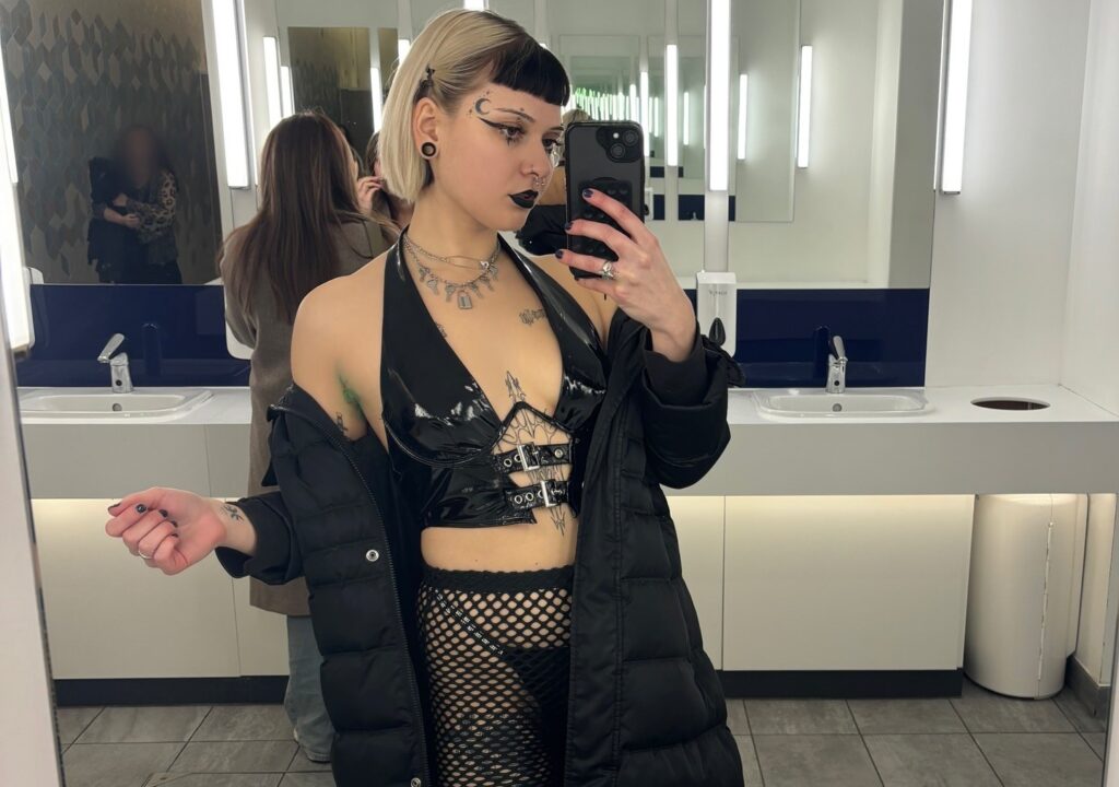 OnlyFans model Serene Sinz posing for a photo - NudeNewz